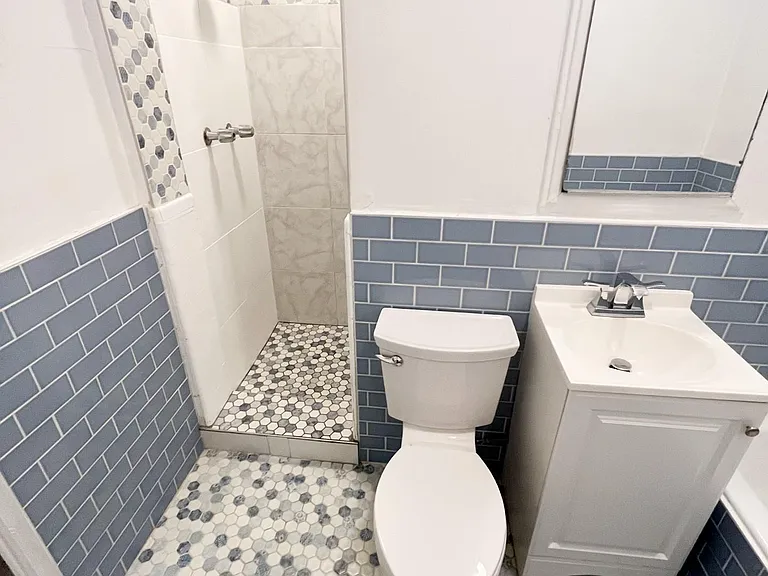 227 S Gale Dr #4 — Photo 17