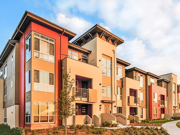 2nd image of 3131 Roslyn Way #4717302