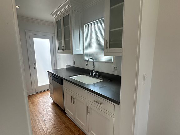 3rd image of 10903 Culver Blvd #10903
