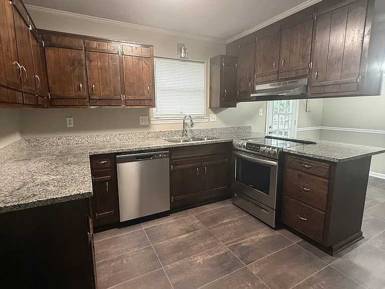 910 Georgia Cir NW — Photo 6