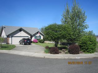 1678 W Harbeck Rd, Grants Pass, OR 97527