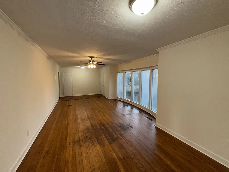 3147 Shirley Dr — Photo 2