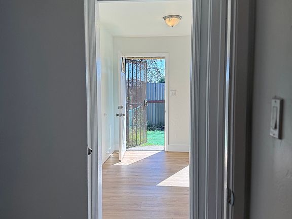 3rd image of 712 S 45th St