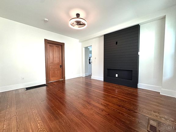 4th image of 2728 Silverleaf Ave