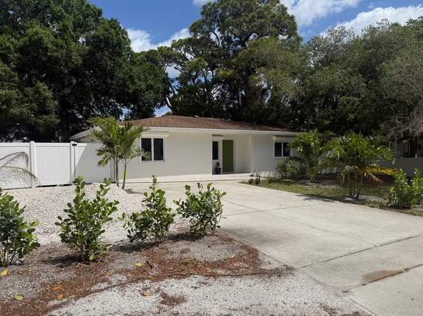 2327 Gull Ln, Sarasota, FL 34237