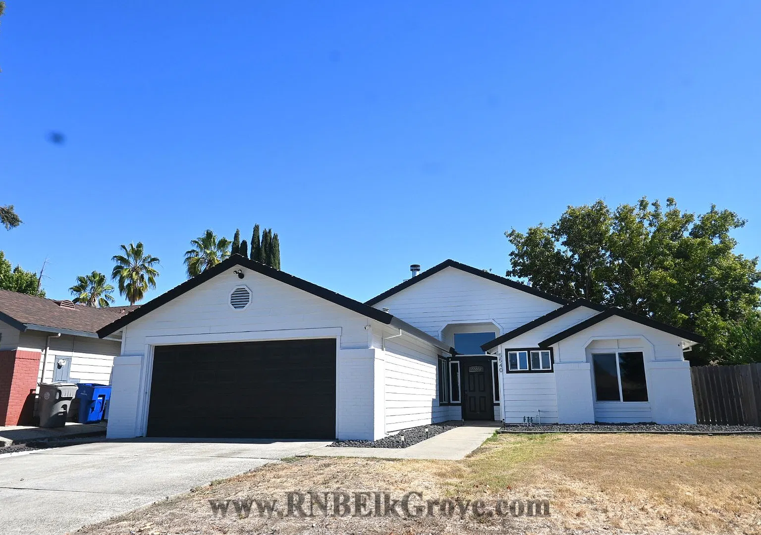 3 Bed, 2 Bath on Calvine! — Photo 2
