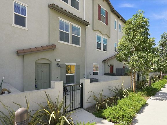 2nd image of 1279 Bonnet Way