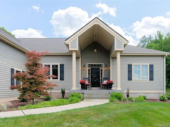 3rd image of 489 Flanders Rd