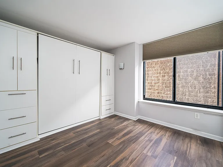 700 1st St #8Q — Photo 15