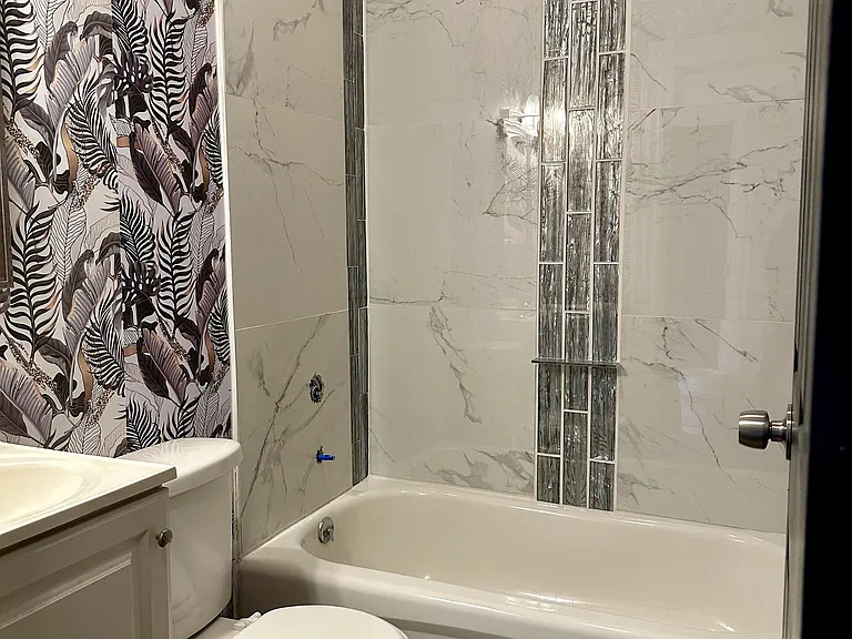 640 Middle Ave — Photo 12