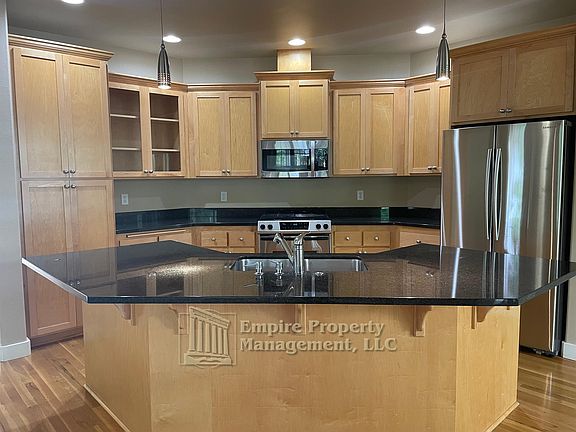 2nd image of 121 Willow Springs Dr