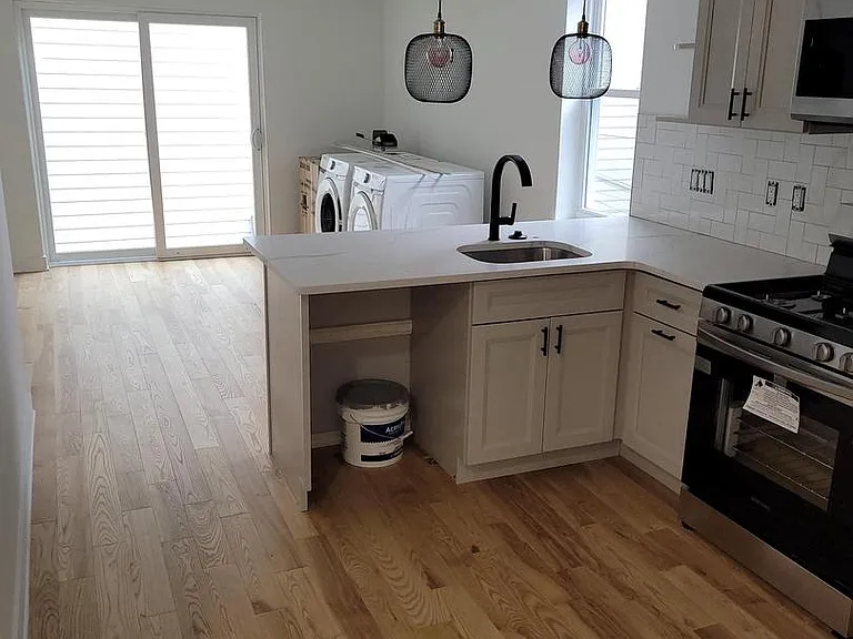 223 E Girard Ave #1R — Photo 2