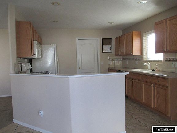 3rd image of 2615 Cache Valley Dr