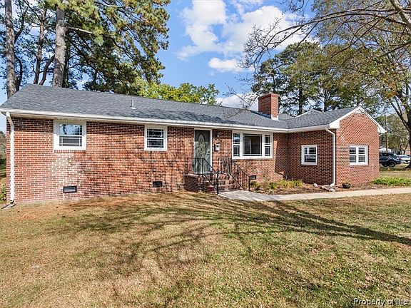 2nd image of 410 Shoreline Dr