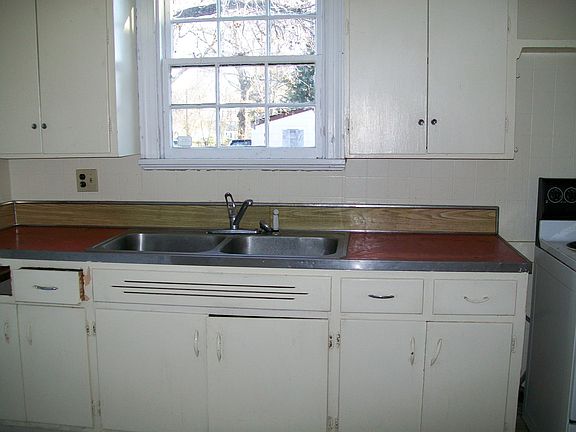 3rd image of 4224 Walmsley Blvd