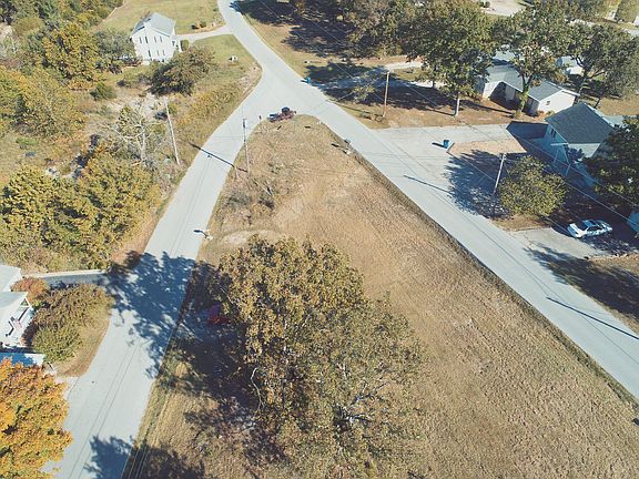 4th image of 1031 Showplace Gtwy