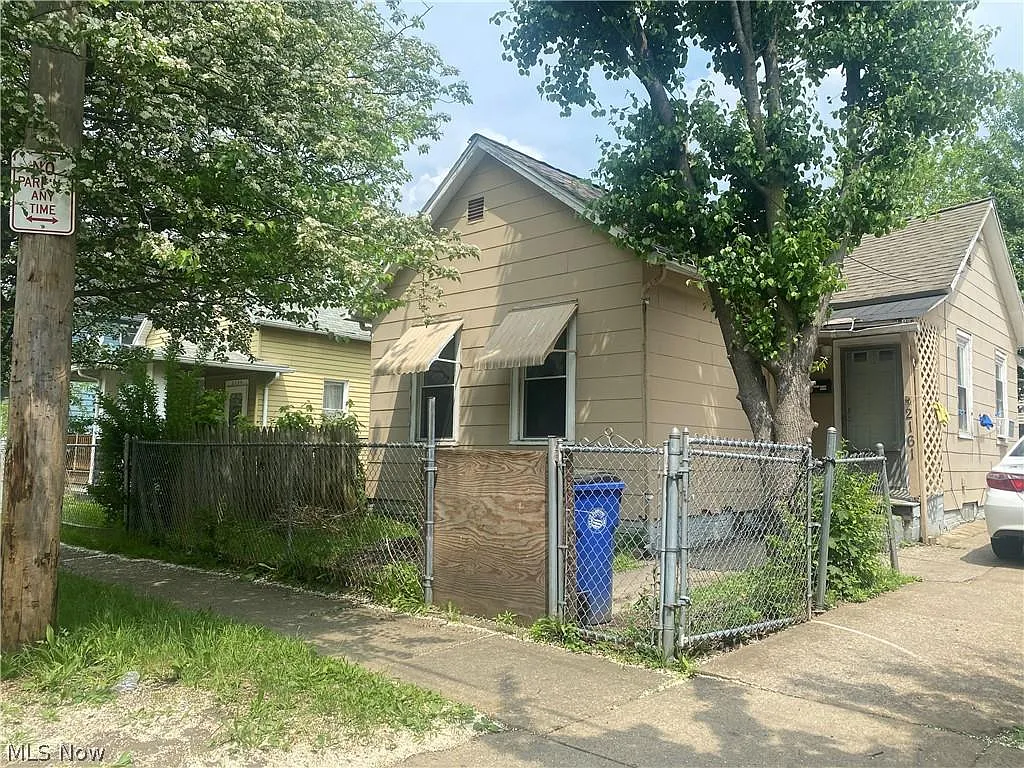 2161 W 81st St photo 1