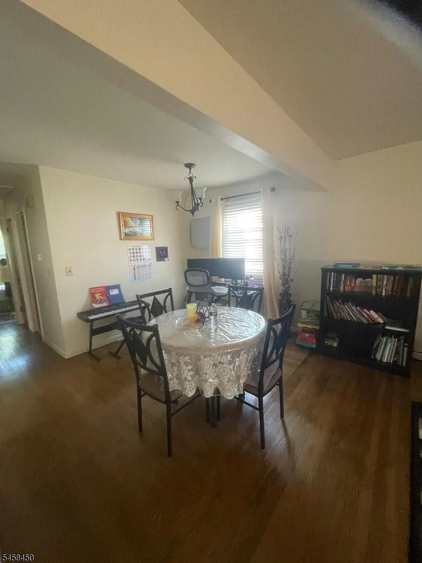 2 bed, 1.0 bath, $2,100 — Photo 4