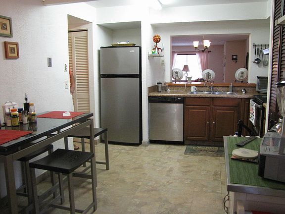 4th image of 10230 Pine Dr