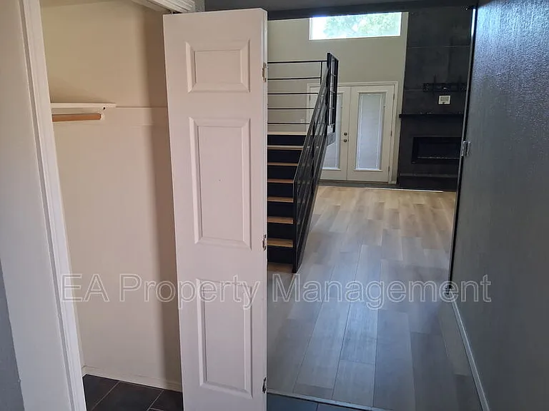 10354 Hendrix Rd NE — Photo 4