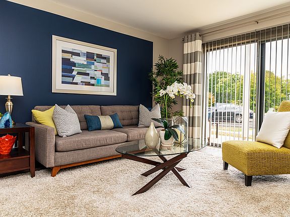 Spacious living room