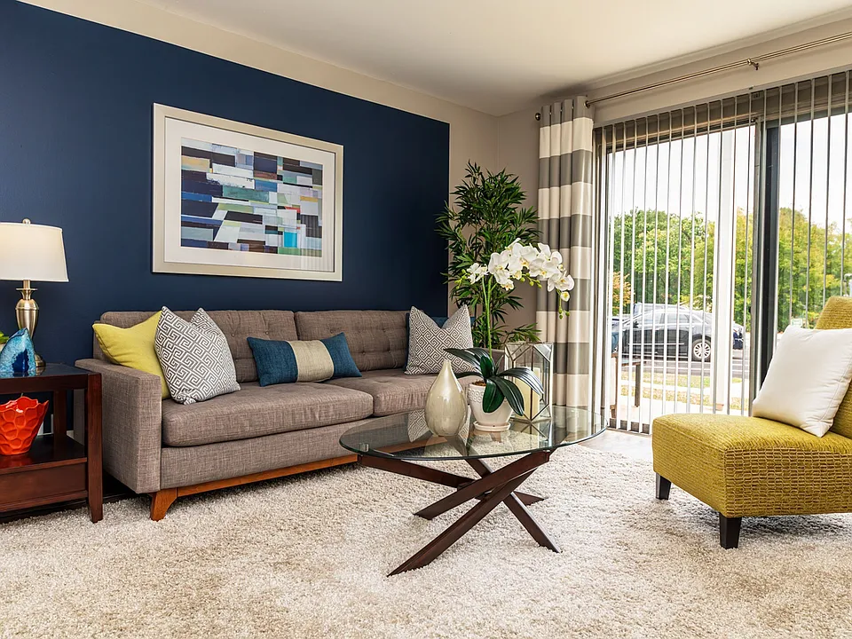 Spacious living room