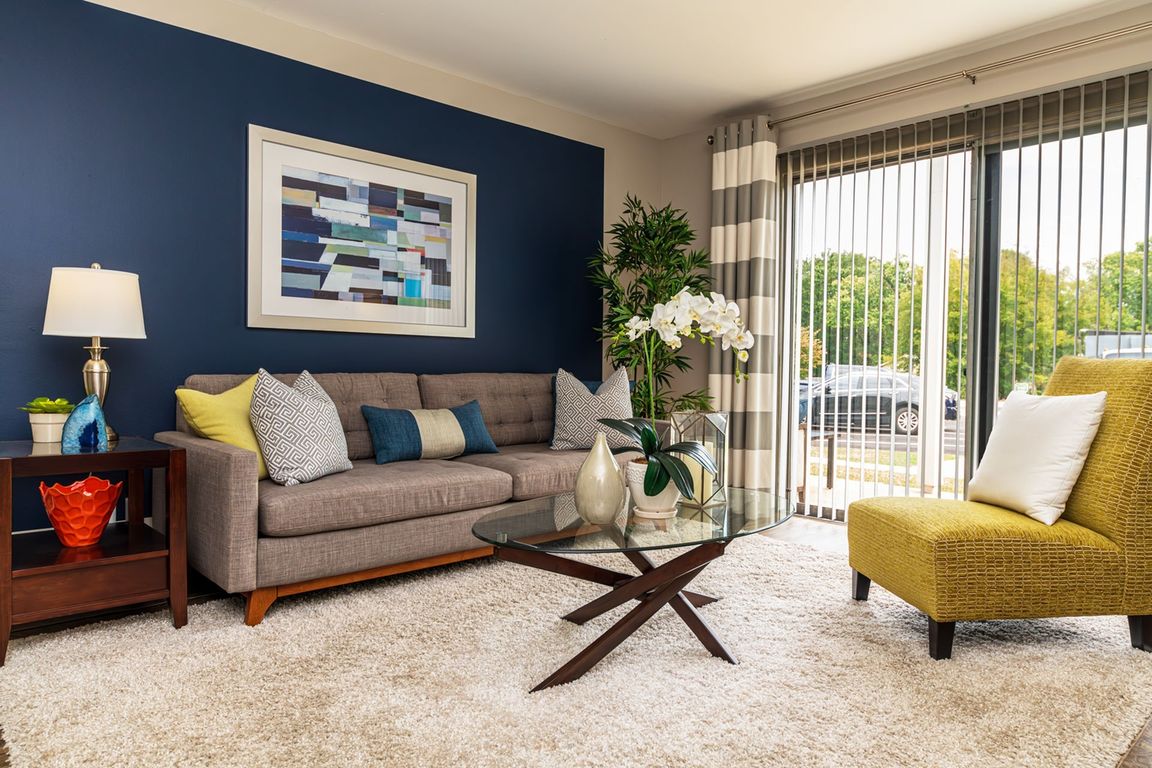 Spacious living room