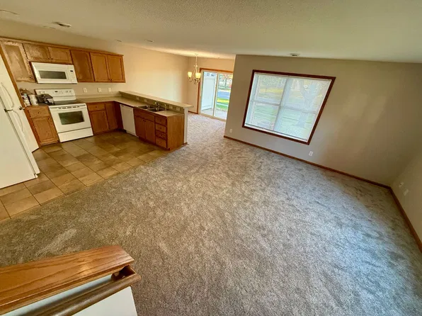 2338 Elianna Dr, Northfield, MN 55057