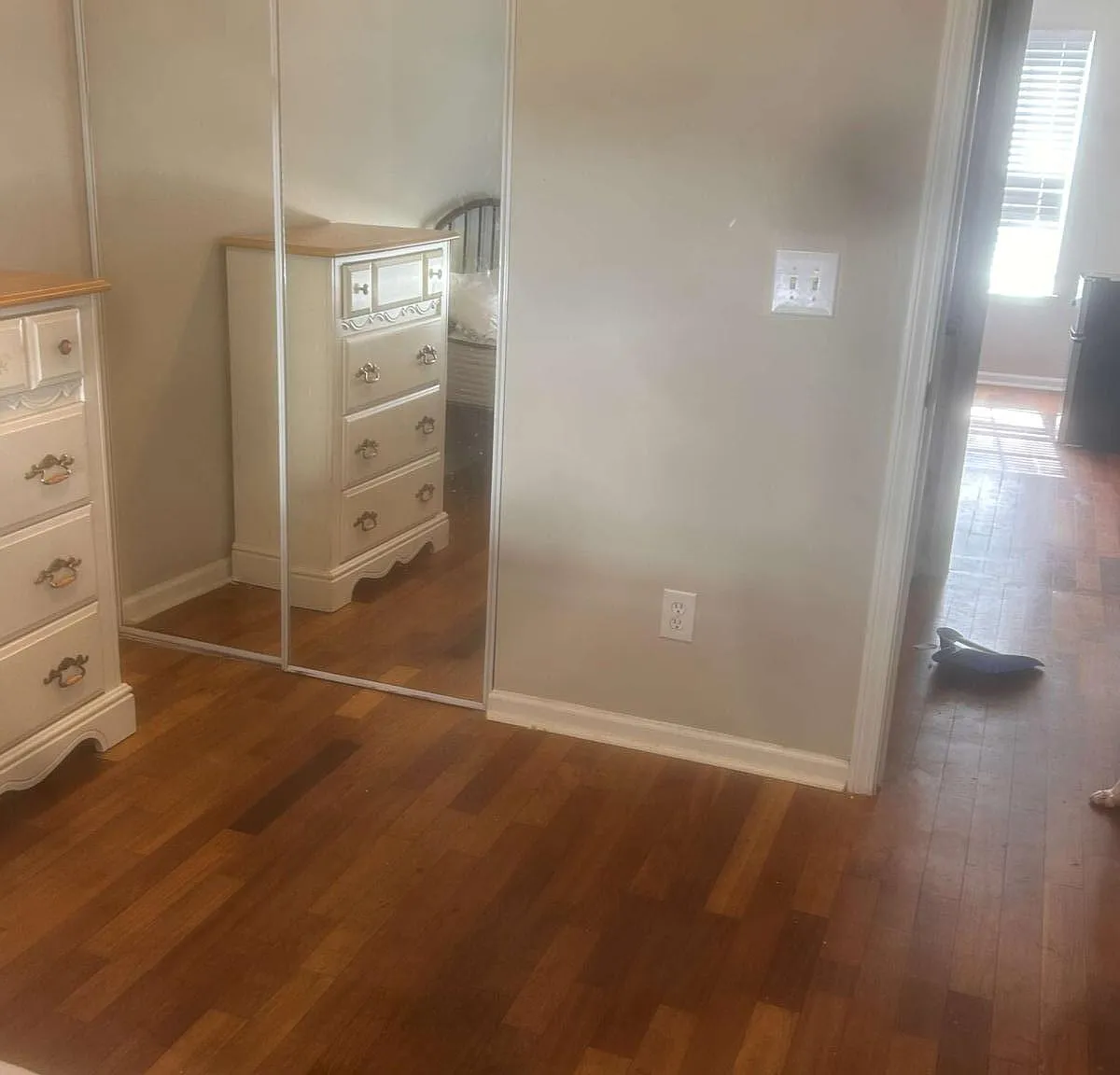 1 bed, 1.5 bath, 1299 sqft, $650 — Photo 4