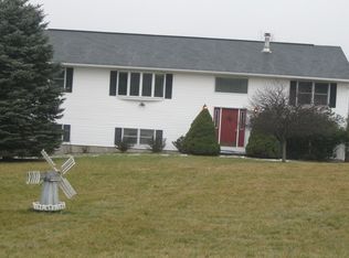 51 Meadow Ridge Ln, Lagrangeville, NY 12540