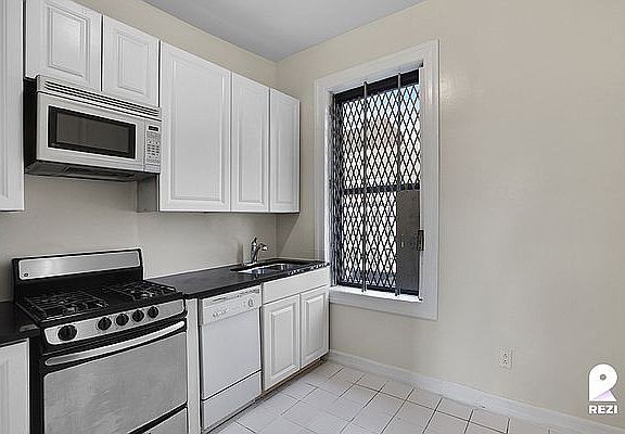5th image of 350 Audubon Ave APT 51