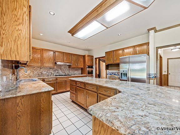 5th image of 601 Alexandria Dr