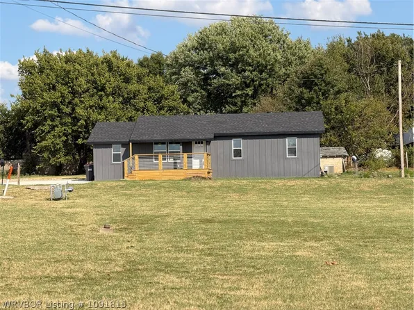 2417 S 48th St, Springdale, AR 72762