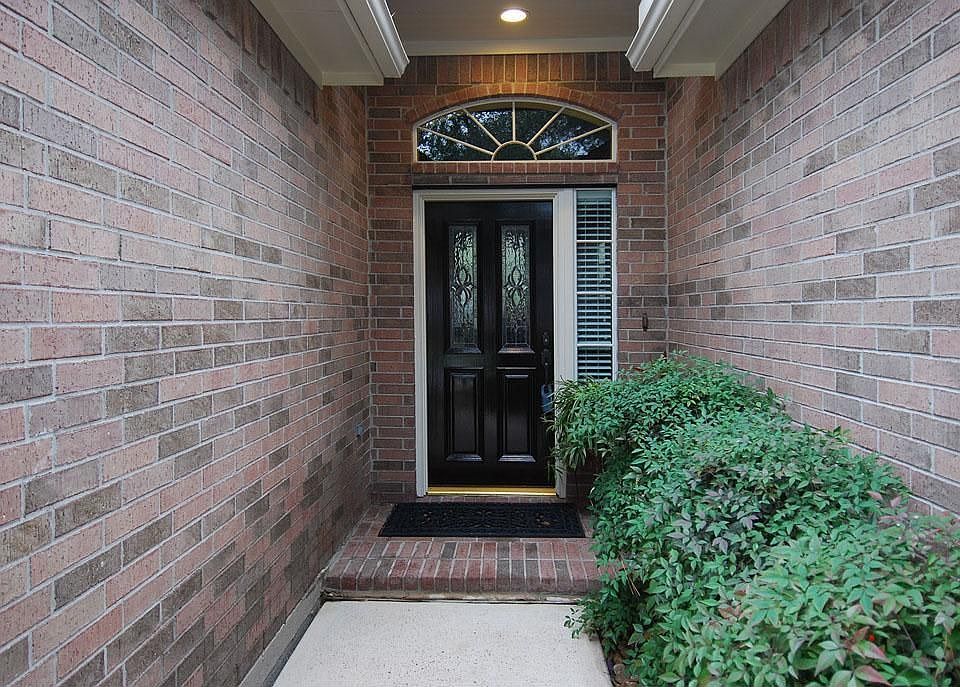 2nd image of 6719 Auburn Oak Trl