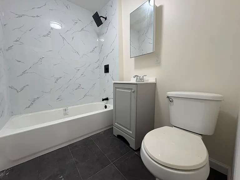 204 Duncan Ave #2 — Photo 4