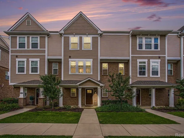 3225 Chambers W, Wixom, MI 48393
