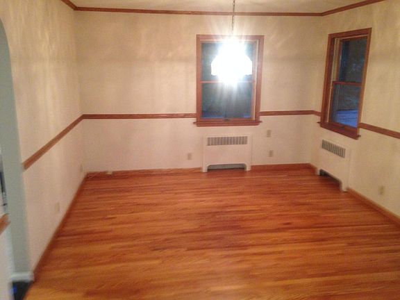 3rd image of 227 Dutchess Ave