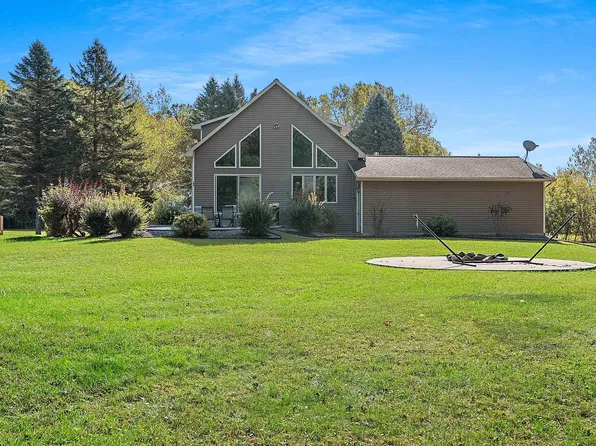2277 J Edward Ct, Suamico, WI 54313