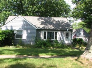 811 S Hooker Ave, Three Rivers, MI 49093