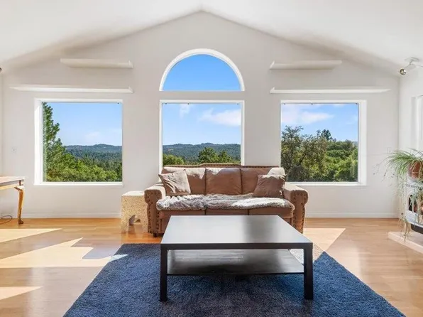19100 W Ridge Dr, Penn Valley, CA 95946