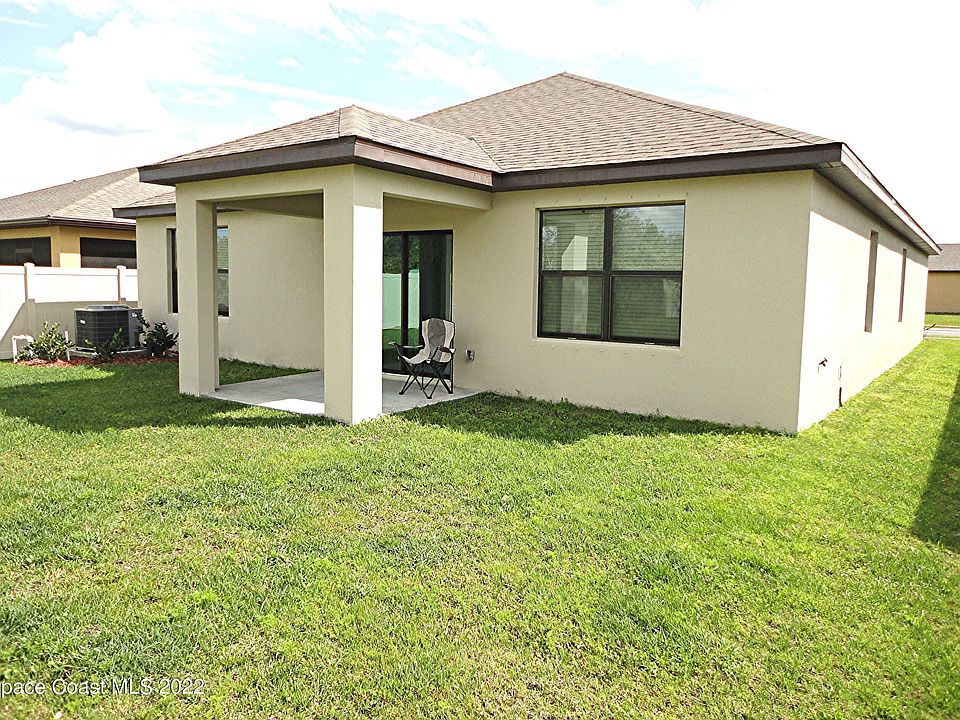 2nd image of 3650 Peony Ct