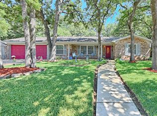 1232 W Redbud Dr, Hurst, TX 76053