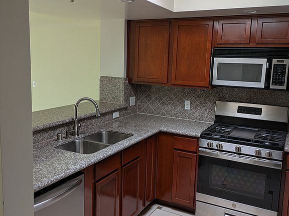 2nd image of 11551 Santa Monica Blvd #Penthouse 8