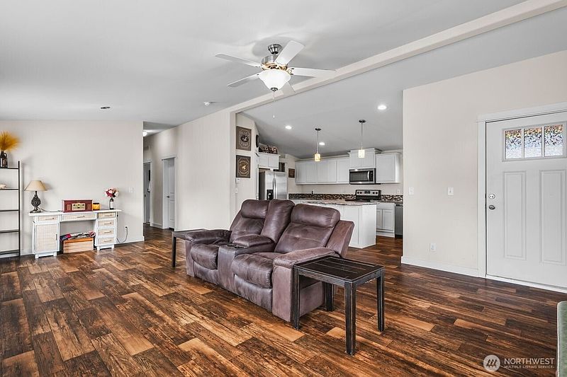 4th image of 120 L Street SE