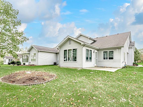 3rd image of 1728 E Inverness Cir