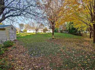 N9615 Mary Dr, APPLETON, WI 54915