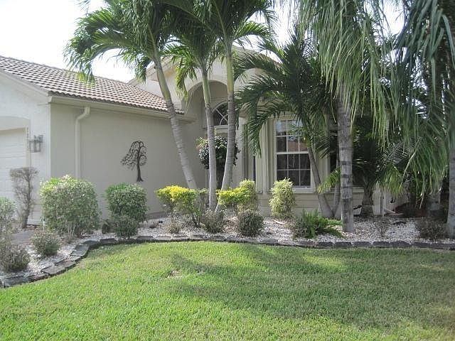 Adriatic front corner