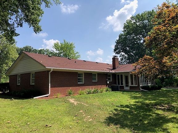 3rd image of 7037 Castle Manor Dr