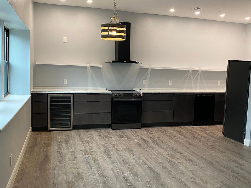 1st image of 2247 S Grand Blvd #C