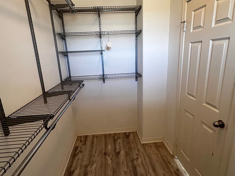 715 Nile River Dr — Photo 28